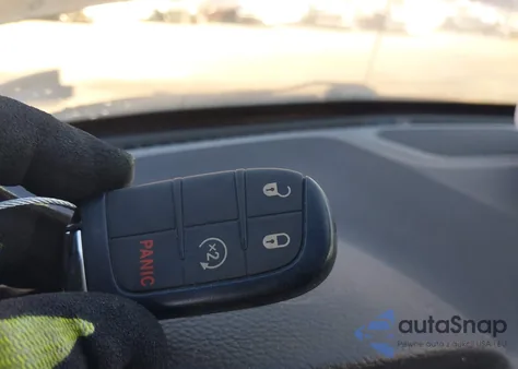 2020 Jeep Compass Limited 4X4 из США, поврежденный, VIN 3C4NJDCB7LT142313